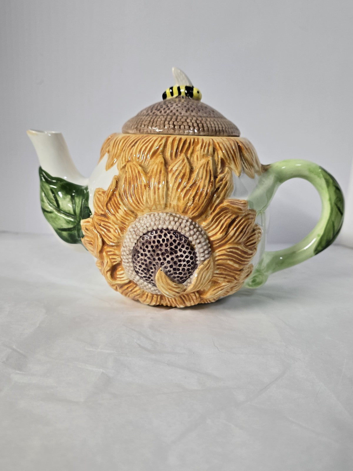 1993 Wang’s International Ceramic Sunflower Tea Pot With Bee Lid 