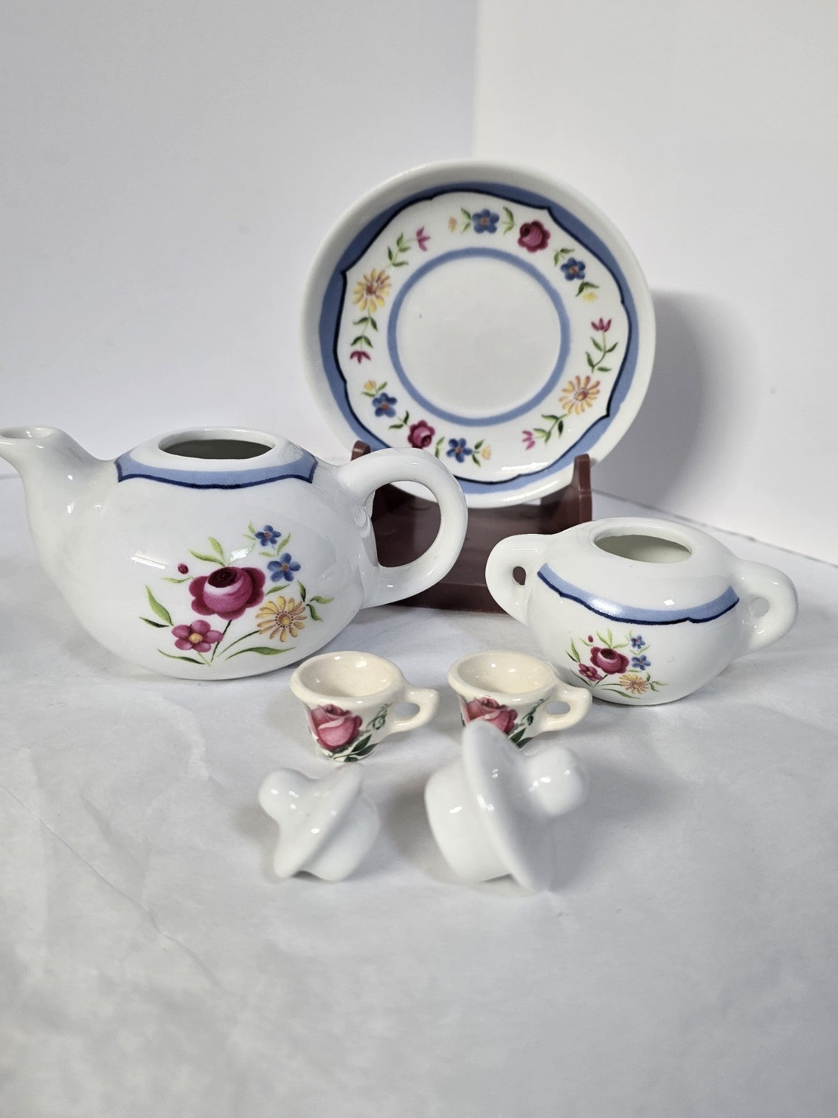 Miniature Tea Set - Japan - Teapot Creamer Sugar Bowl w Lid & Cups - 5 Piece