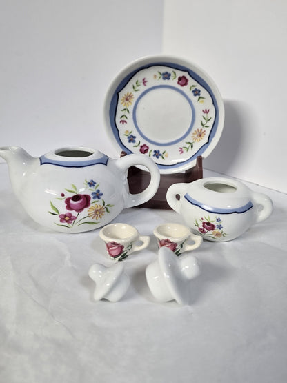 Miniature Tea Set - Japan - Teapot Creamer Sugar Bowl w Lid & Cups - 5 Piece