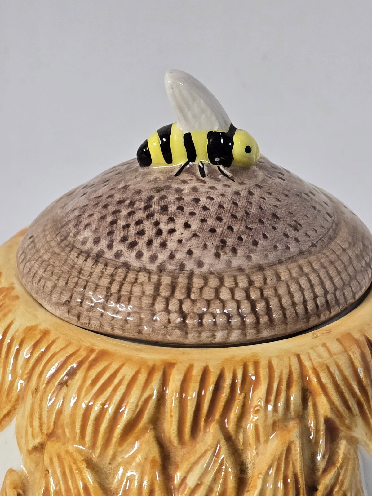 1993 Wang’s International Ceramic Sunflower Tea Pot With Bee Lid 