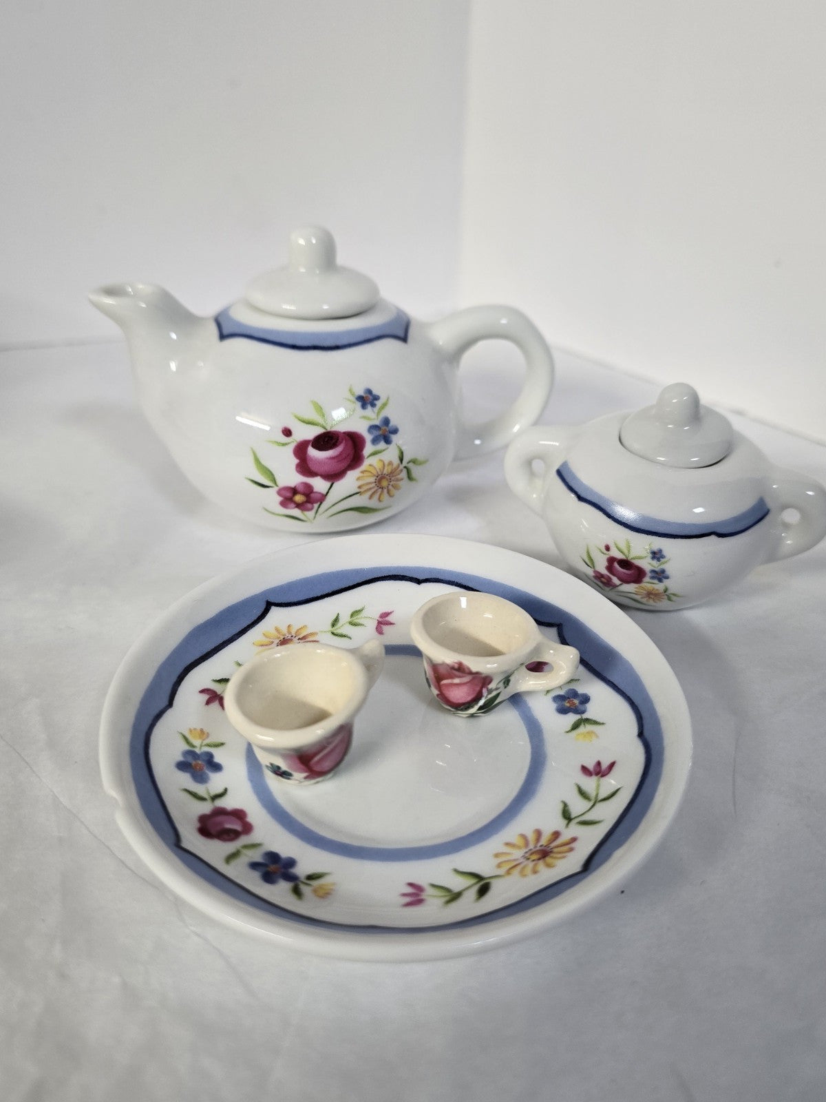 Miniature Tea Set - Japan - Teapot Creamer Sugar Bowl w Lid & Cups - 5 Piece