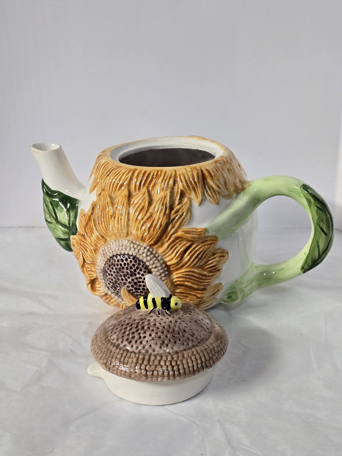 1993 Wang’s International Ceramic Sunflower Tea Pot With Bee Lid 