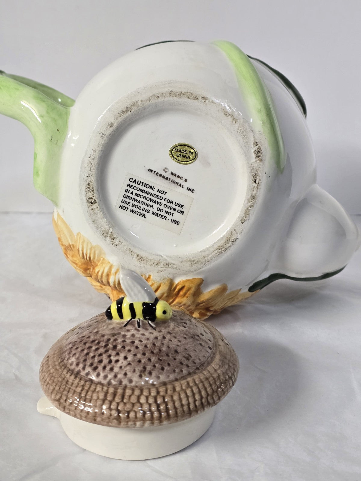 1993 Wang’s International Ceramic Sunflower Tea Pot With Bee Lid 