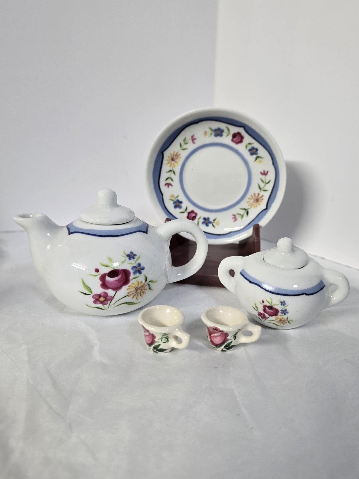 Miniature Tea Set - Japan - Teapot Creamer Sugar Bowl w Lid & Cups - 5 Piece