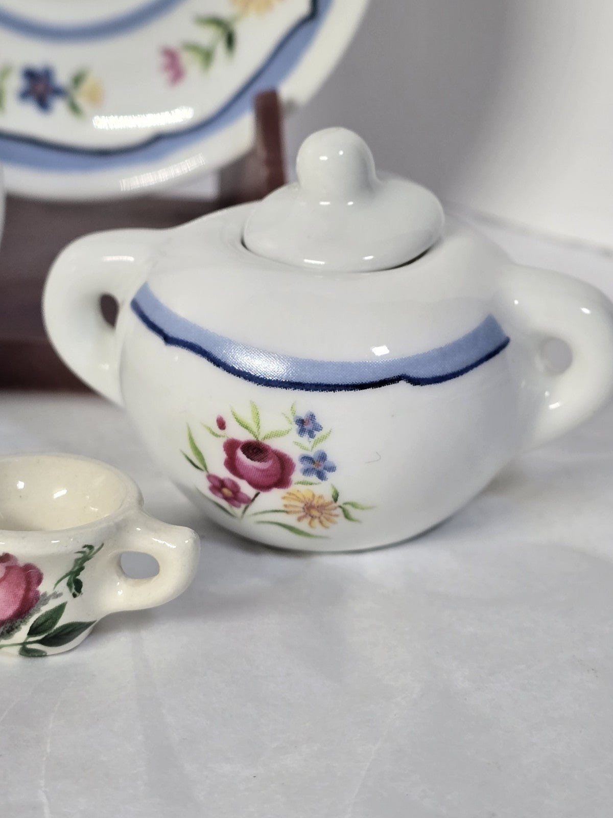 Miniature Tea Set - Japan - Teapot Creamer Sugar Bowl w Lid & Cups - 5 Piece
